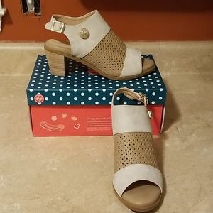 Lindsay-Phillips sandal size 8.5